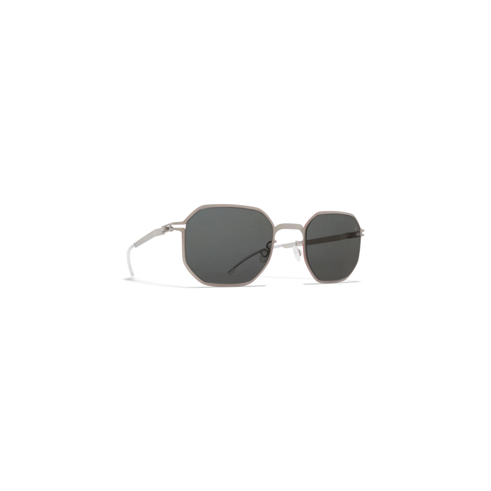 mykita-co-ml15-c-334-mattesilverleica-red-edges-4053465393572-1600x1600w